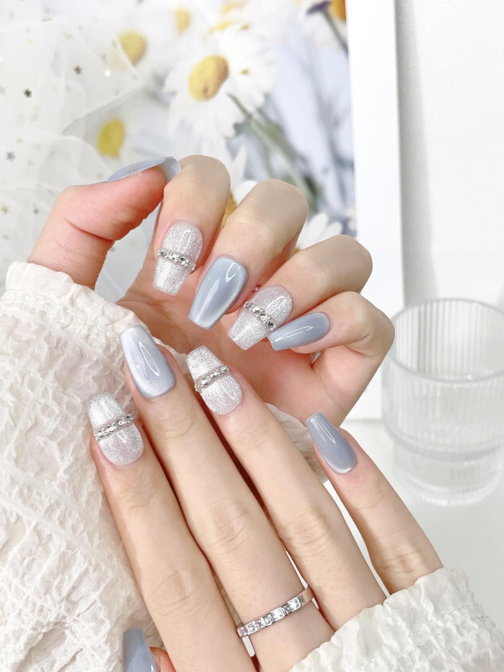 Handmade 10pcs Press on Nails，Cat-eye Translucent Blue Ice-clear Crystal Design